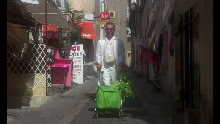 Screen capture from La Cage aux Folles