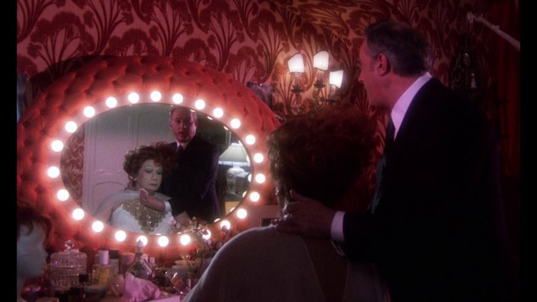 Screen capture from La Cage aux Folles