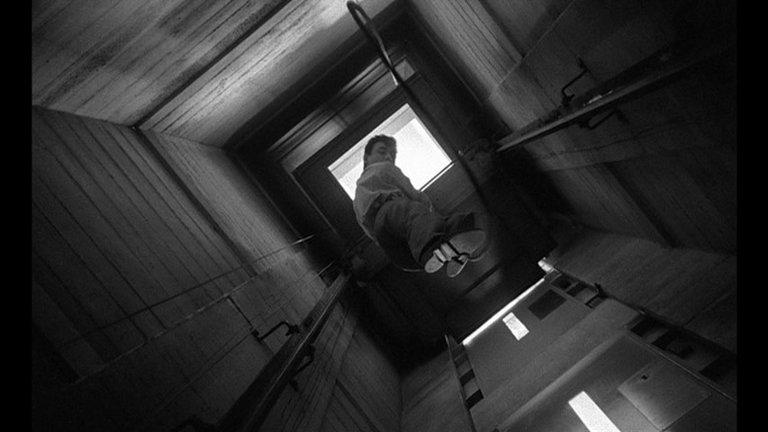 Screen capture from Elevator to the Gallows