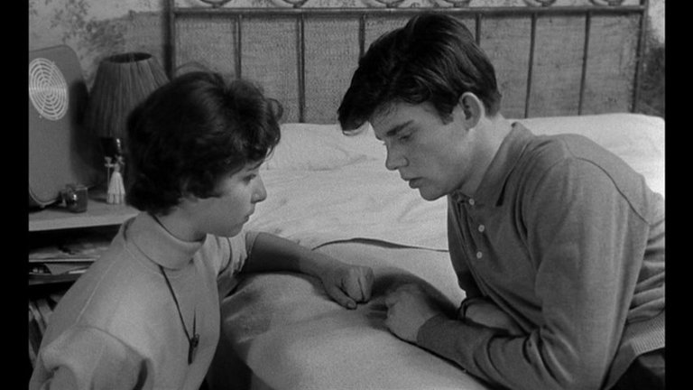 Screen capture from Elevator to the Gallows