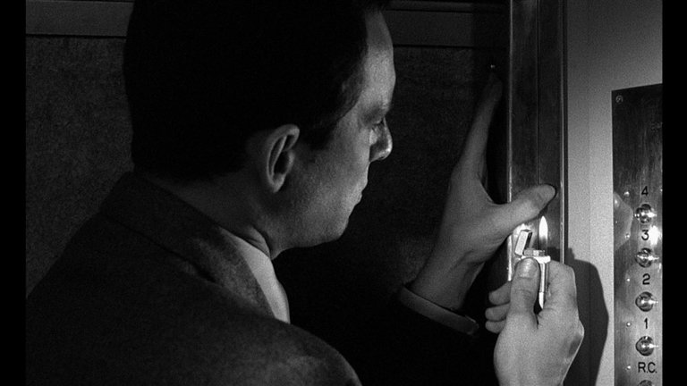Screen capture from Elevator to the Gallows