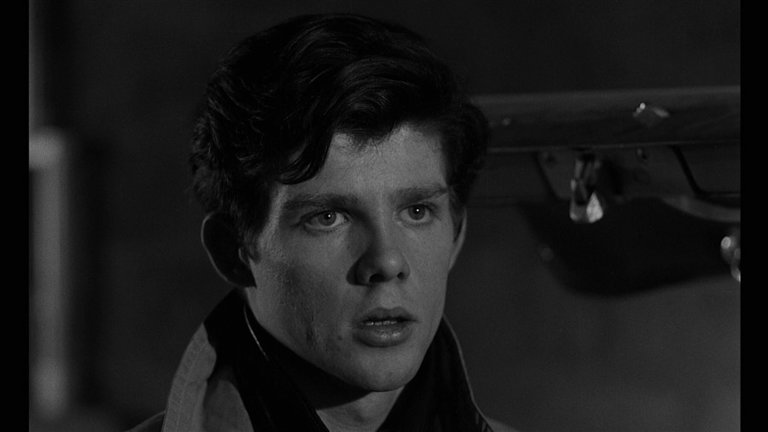 Screen capture from Elevator to the Gallows