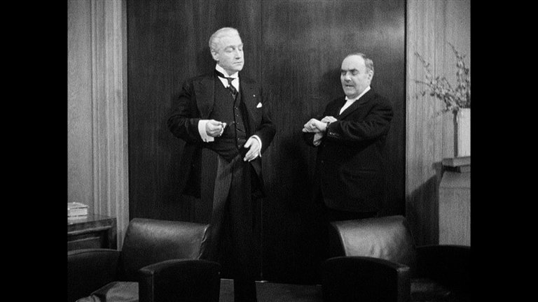 Screen capture from Sacha Guitry: Four Films 1936 - 1938