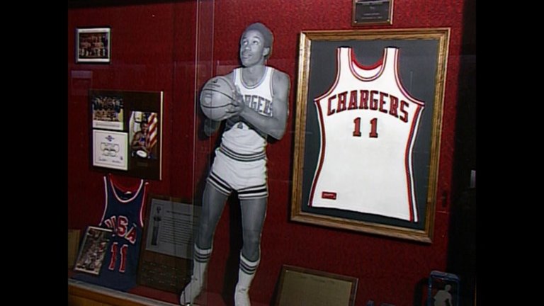 Screen capture from Hoop Dreams