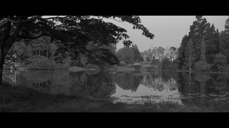 Screen capture from The Innocents
