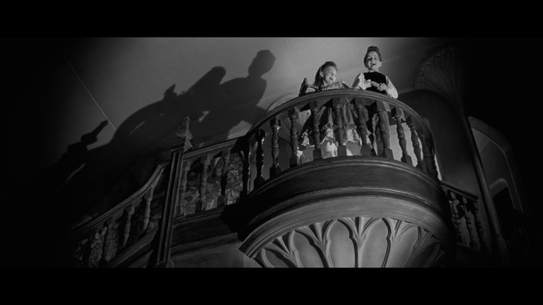 Screen capture from The Innocents