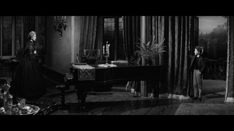 Screen capture from The Innocents