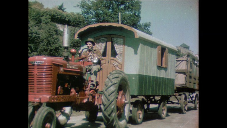 Screen capture from Jour de fête