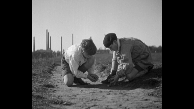 Screen capture from Kameradschaft