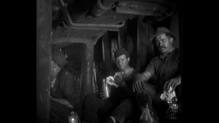 Screen capture from Kameradschaft