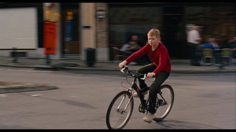 Screen capture from The Kid with a Bike