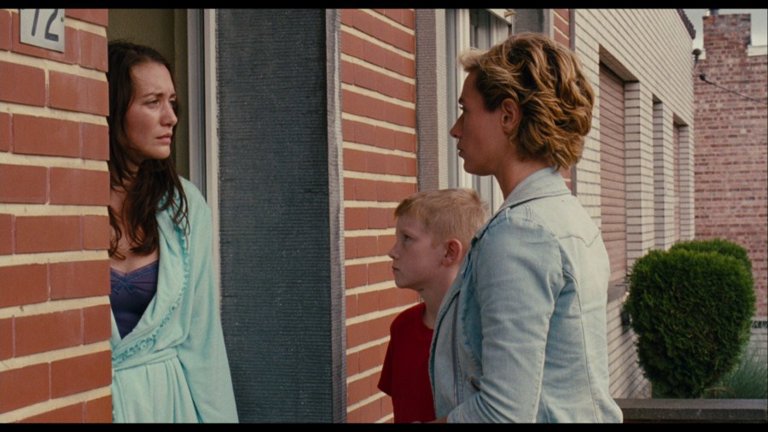 Screen capture from The Kid with a Bike