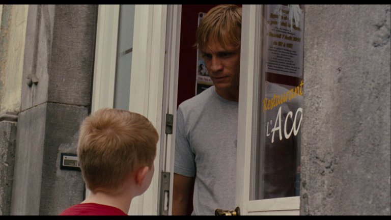 Screen capture from The Kid with a Bike