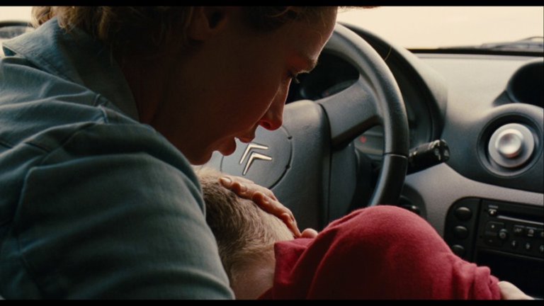 Screen capture from The Kid with a Bike