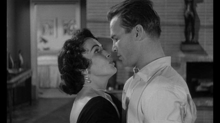 Screen capture from Kiss Me Deadly