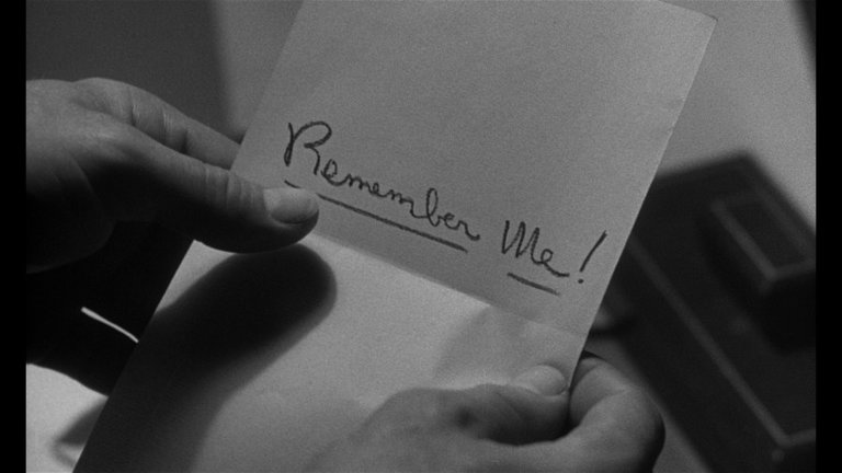 Screen capture from Kiss Me Deadly