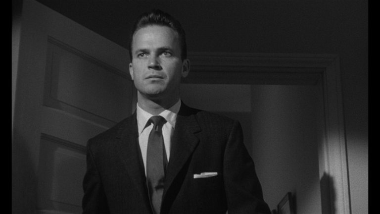 Screen capture from Kiss Me Deadly