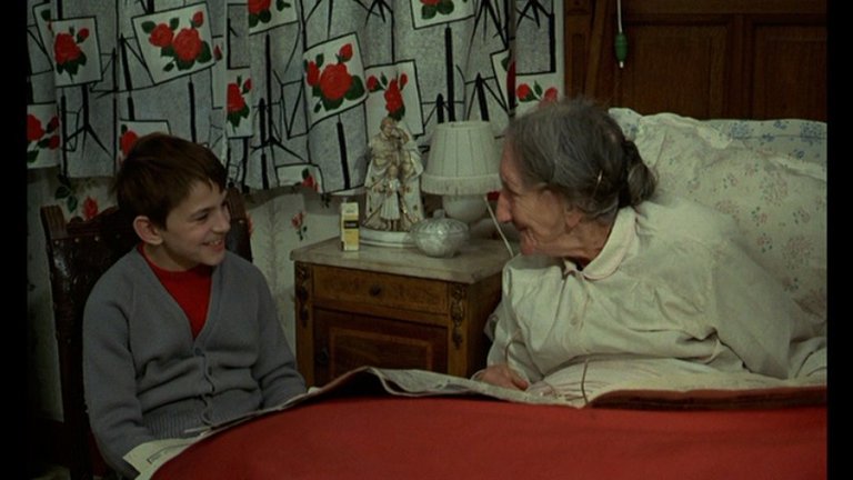 Screen capture from L’enfance nue