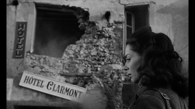 Screen capture from Léon Morin, Priest