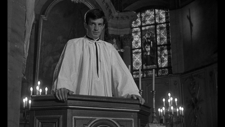 Screen capture from Léon Morin, Priest