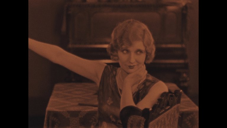 Screen capture from The Lodger: A Story of the London Fog