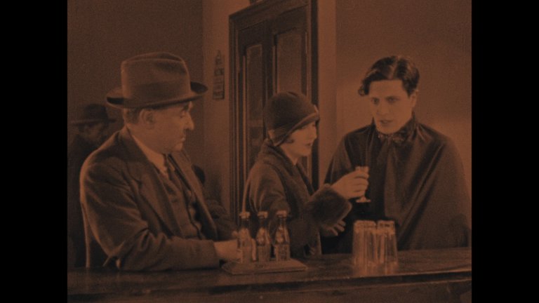 Screen capture from The Lodger: A Story of the London Fog