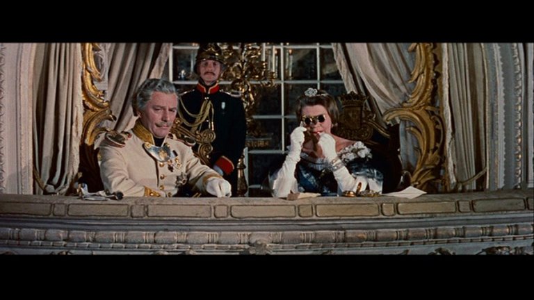 Screen capture from Lola Montès