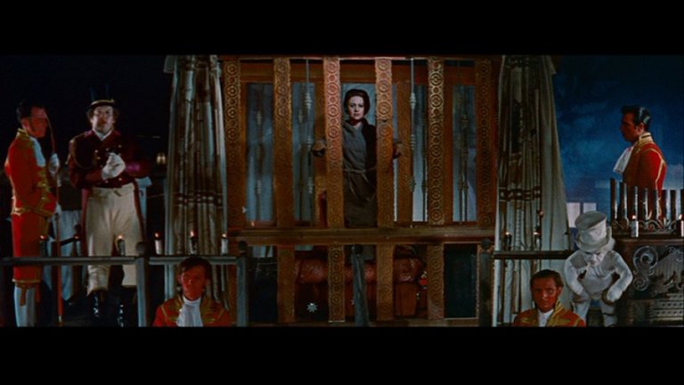 Screen capture from Lola Montès