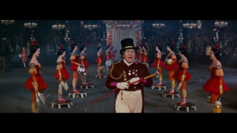 Screen capture from Lola Montès