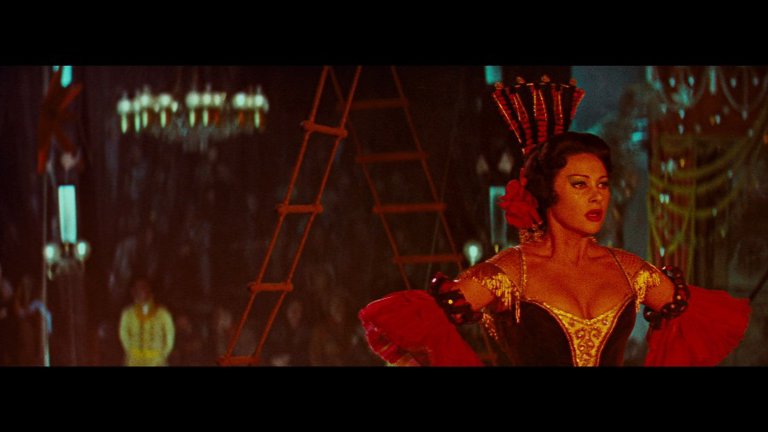Screen capture from Lola Montès