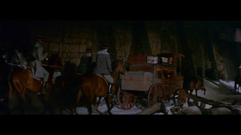 Screen capture from Lola Montès