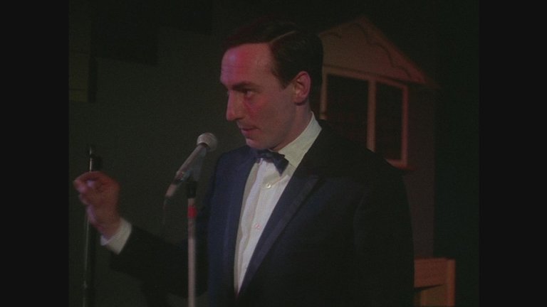 Screen capture from London in the Raw