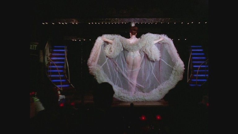 Screen capture from London in the Raw