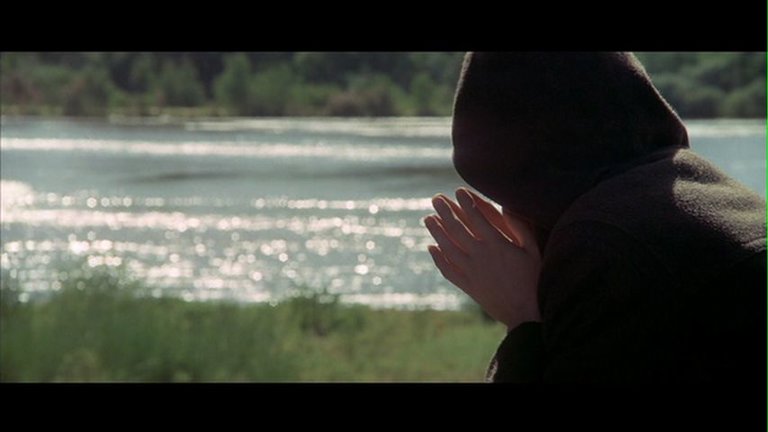 Screen capture from The Man Who Fell to Earth