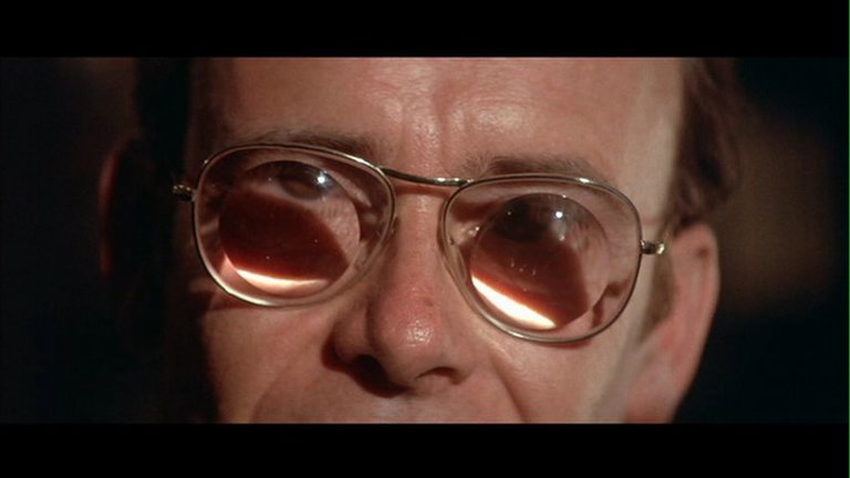 Screen capture from The Man Who Fell to Earth