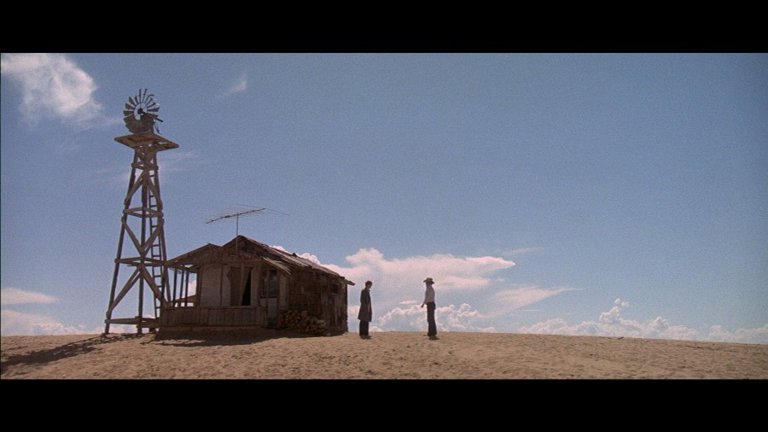 Screen capture from The Man Who Fell to Earth
