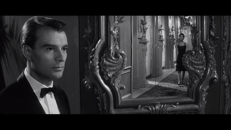 Screen capture from Last Year at Marienbad
