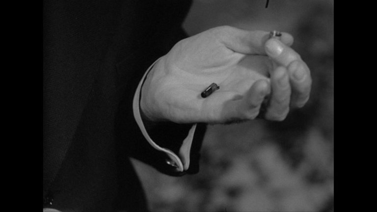 Screen capture from Ministry of Fear