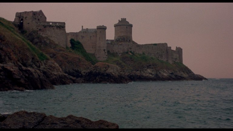 Screen capture from Noroît
