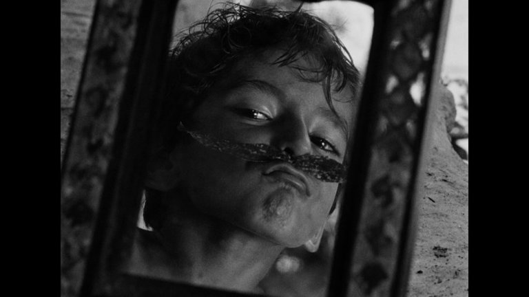 Screen capture from Pather Panchali