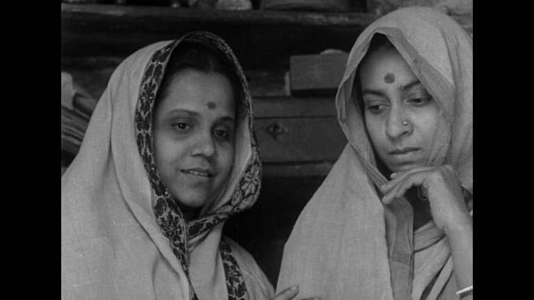 Screen capture from Pather Panchali