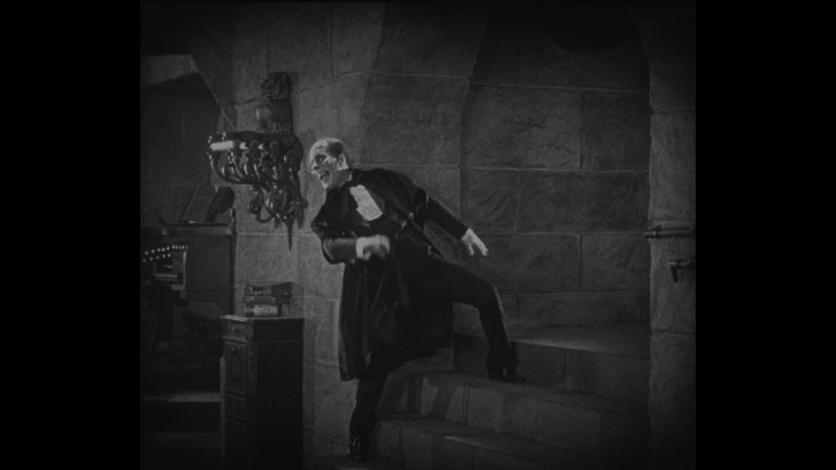Screen capture from The Phantom of the Opera