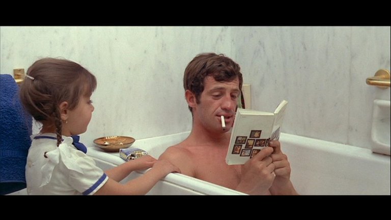 Screen capture from Pierrot le fou
