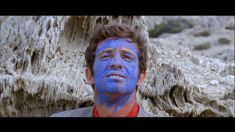 Screen capture from Pierrot le fou