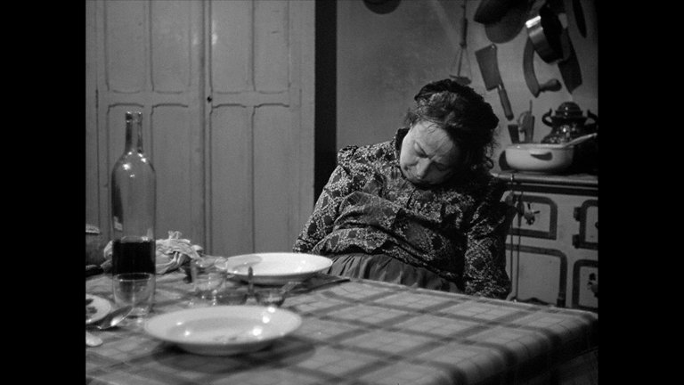 Screen capture from La poison