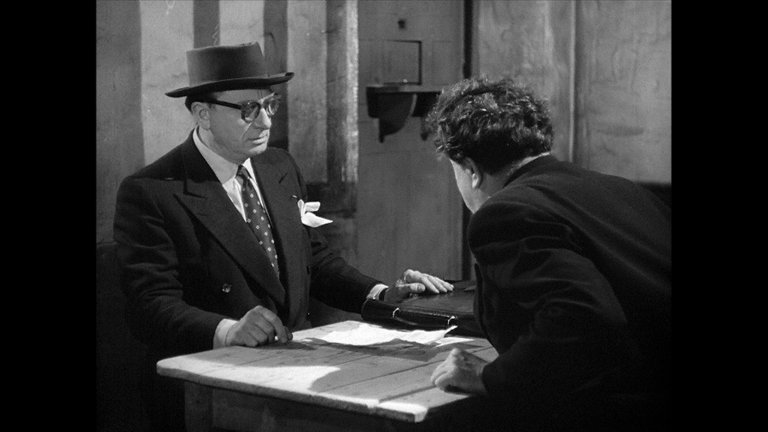 Screen capture from La poison