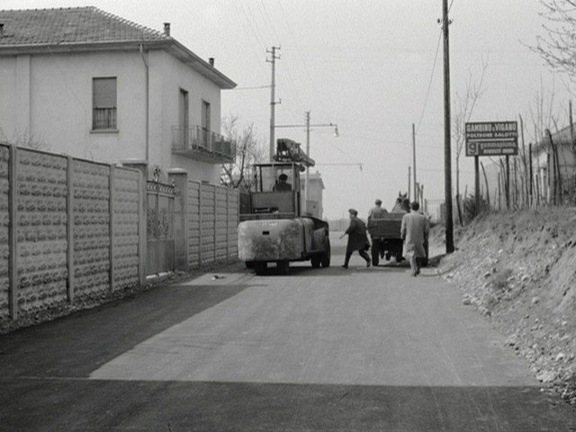 Screen capture from Il Posto