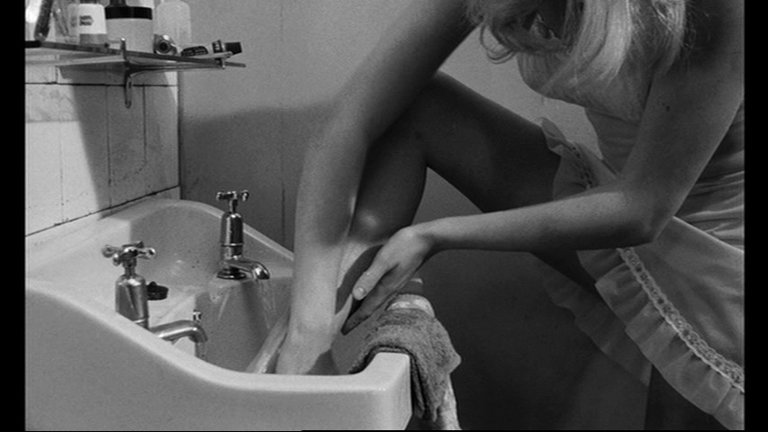 Screen capture from Repulsion