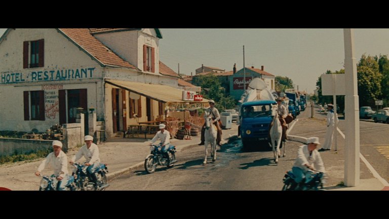 Screen capture from The Young Girls of Rochefort