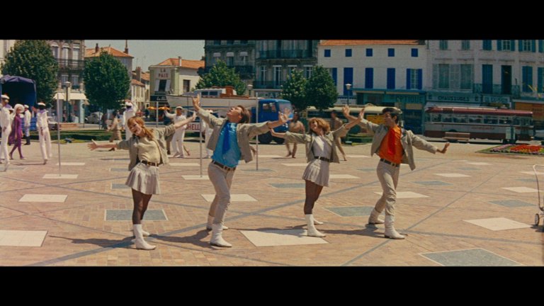 Screen capture from The Young Girls of Rochefort
